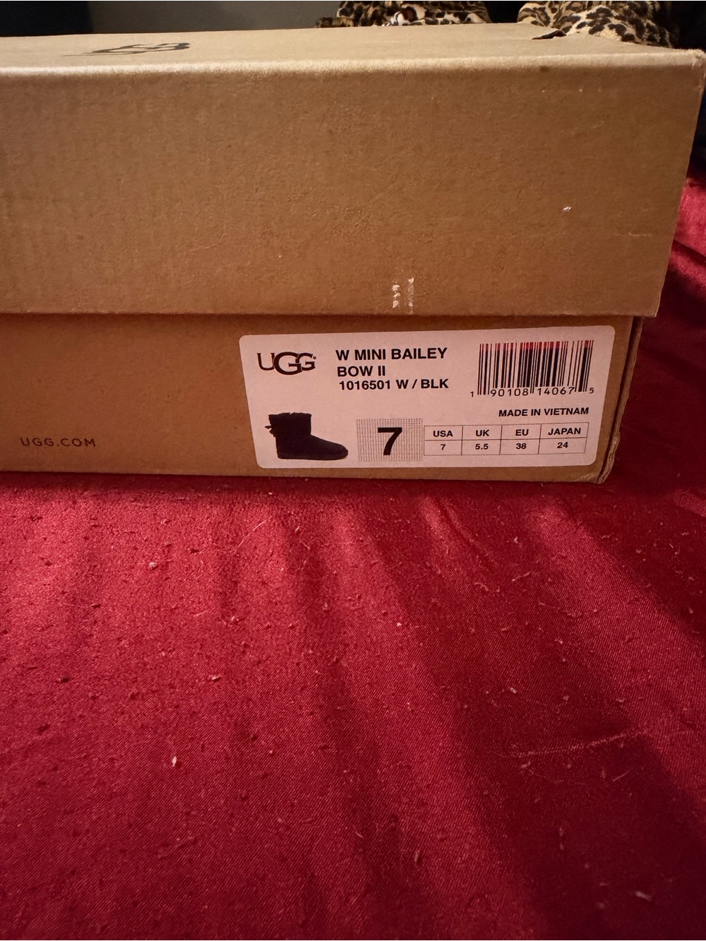 UGG Box with Black W Mini Bailey Bow II Label